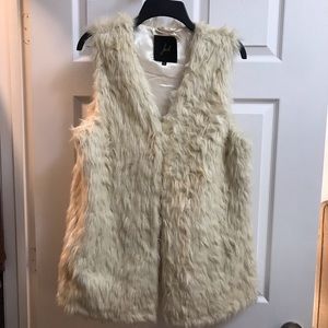 Cream faux fur vest Jack by BB Dakota size L
